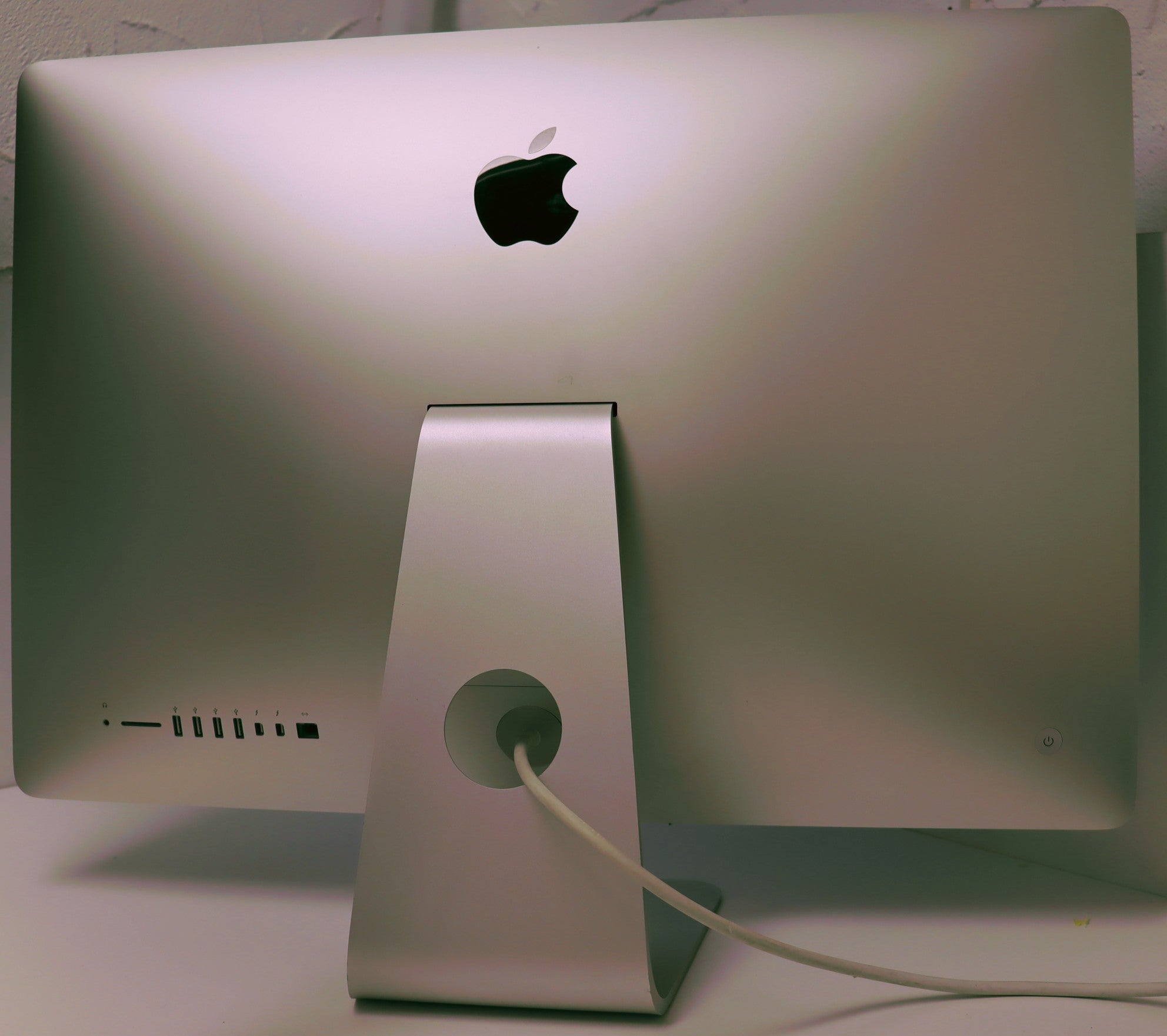 iMac "Core i5" 3.2 27" 2013  Intel i5 3,2GHz 24GB RAM 500GB HDD GeForce GT 755M Win11 Ständer hält nicht