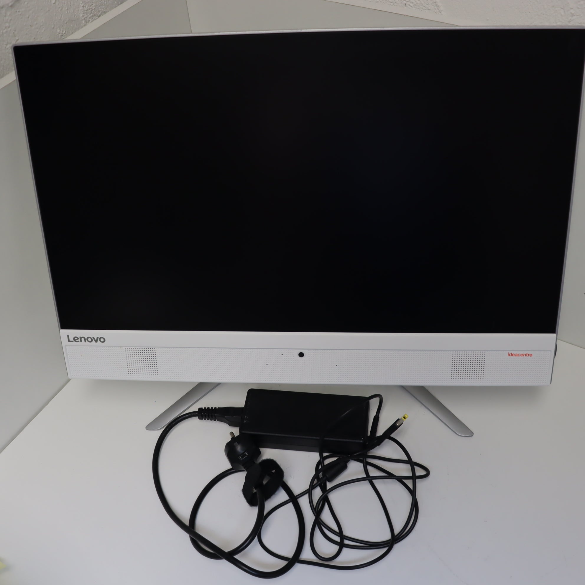 Lenovo Touch-Screen Weiß 23" Intel Core i5 7Gen 1TB HDD 8GB RAM Win11