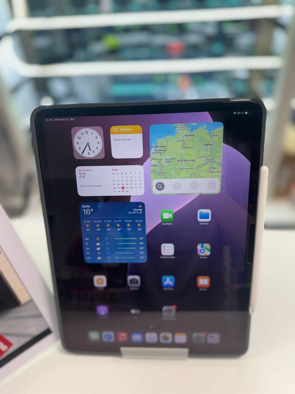 Apple iPad Pro 11" mit Magic Keyboard Hauptbild