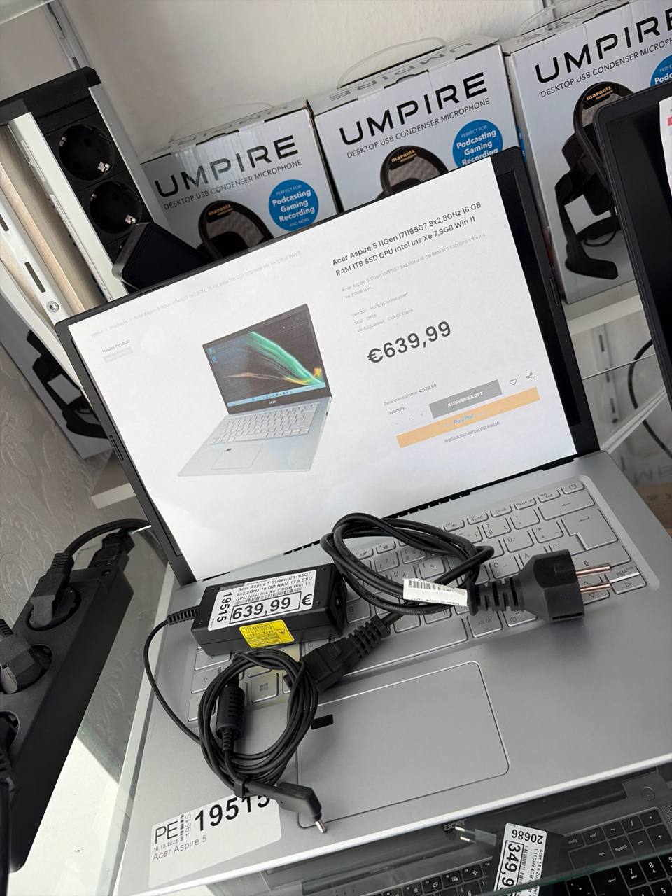 Produkt 1 (oberes Gerät- Display) Prozessor: Intel Core i5 Zweitbild