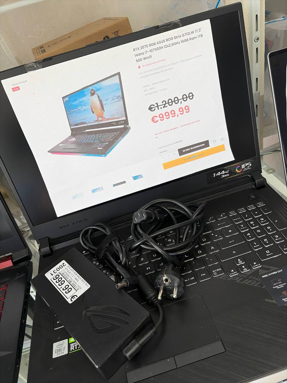 ASUS ROG Strix G712LW Gaming Laptop RTX 2070 Zweitbild