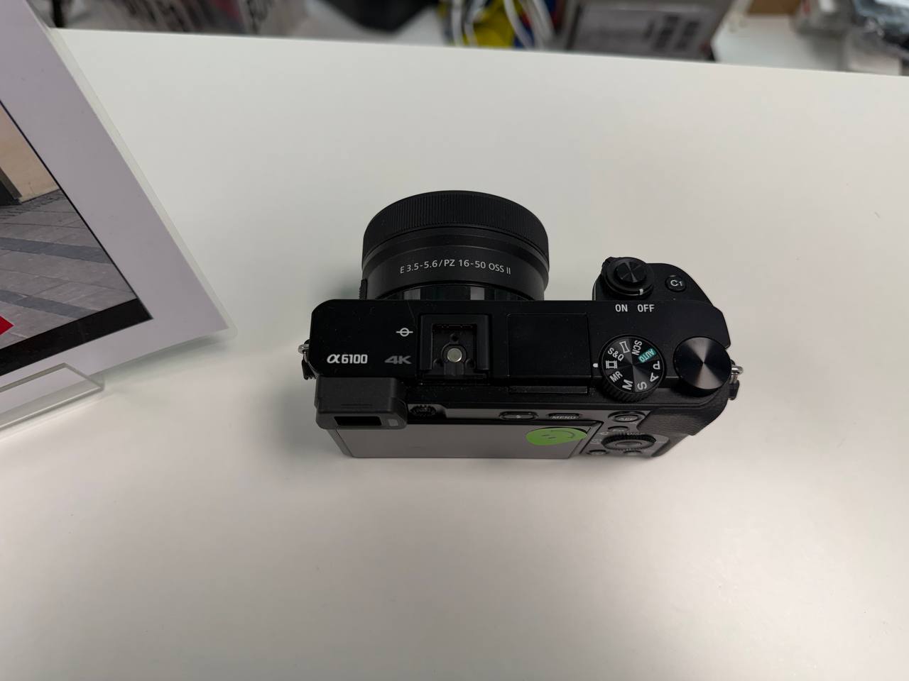 Sony Alpha a6100 Mirrorless Kamera mit 16-50mm Objektiv Zweitbild