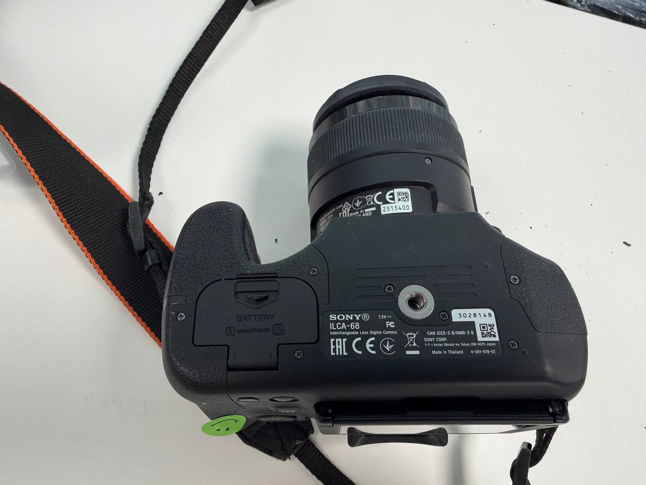 Sony Alpha α68 DSLR mit 18-55mm Objektiv