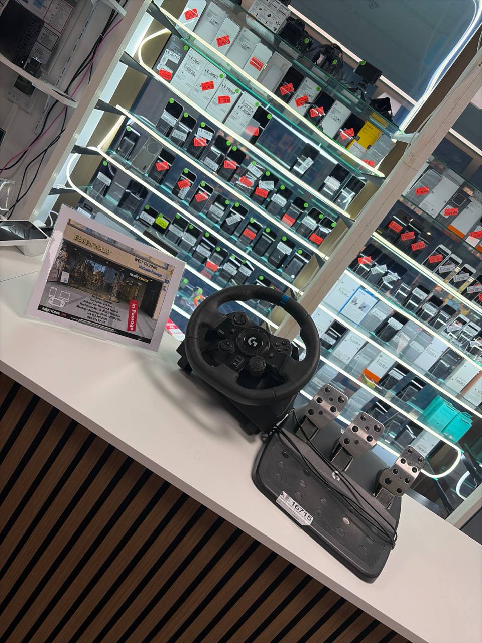 Logitech G923 Trueforce Racing Wheel für PlayStation und PC Hauptbild