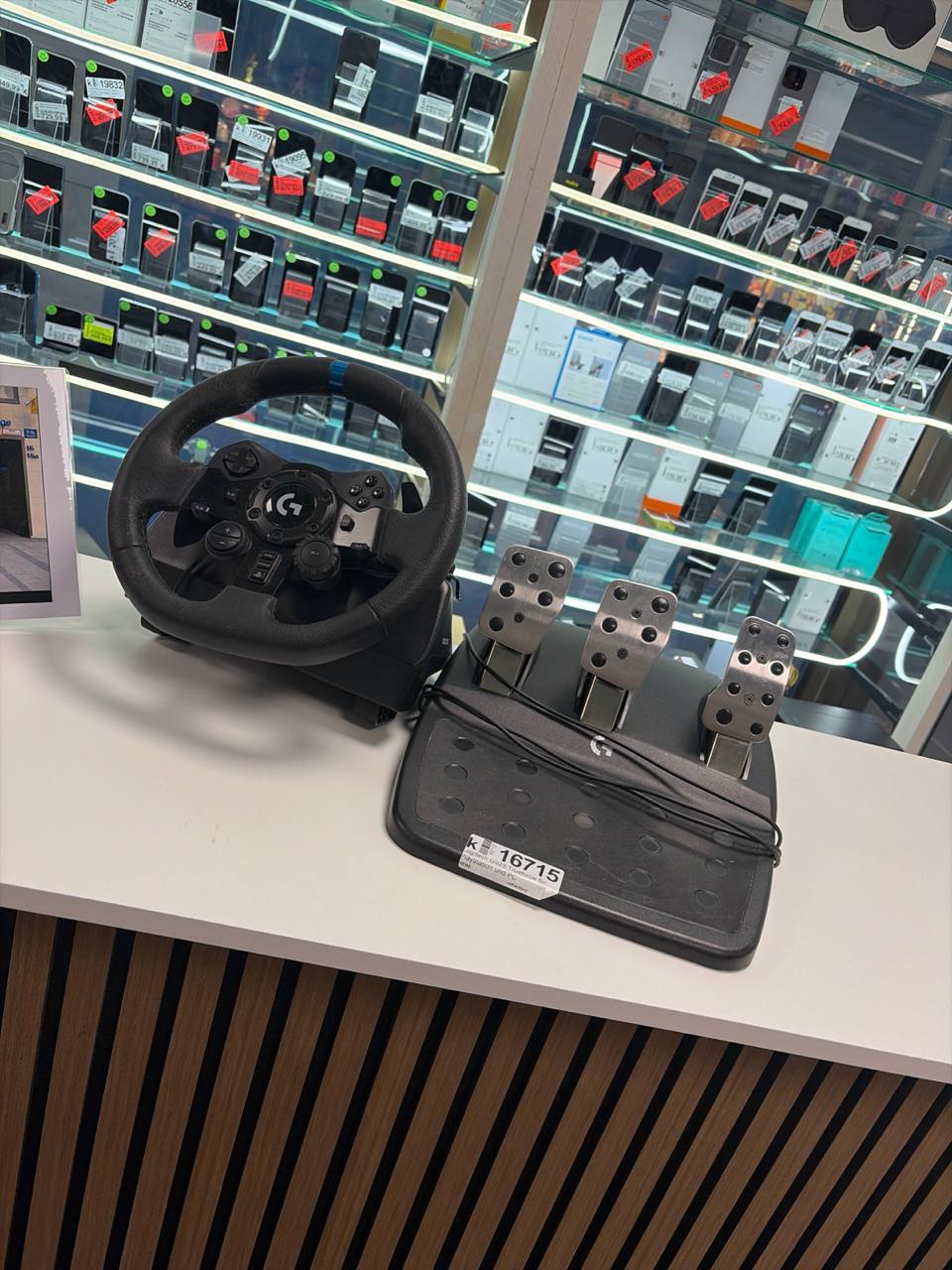 Logitech G923 Trueforce Racing Wheel für PlayStation und PC