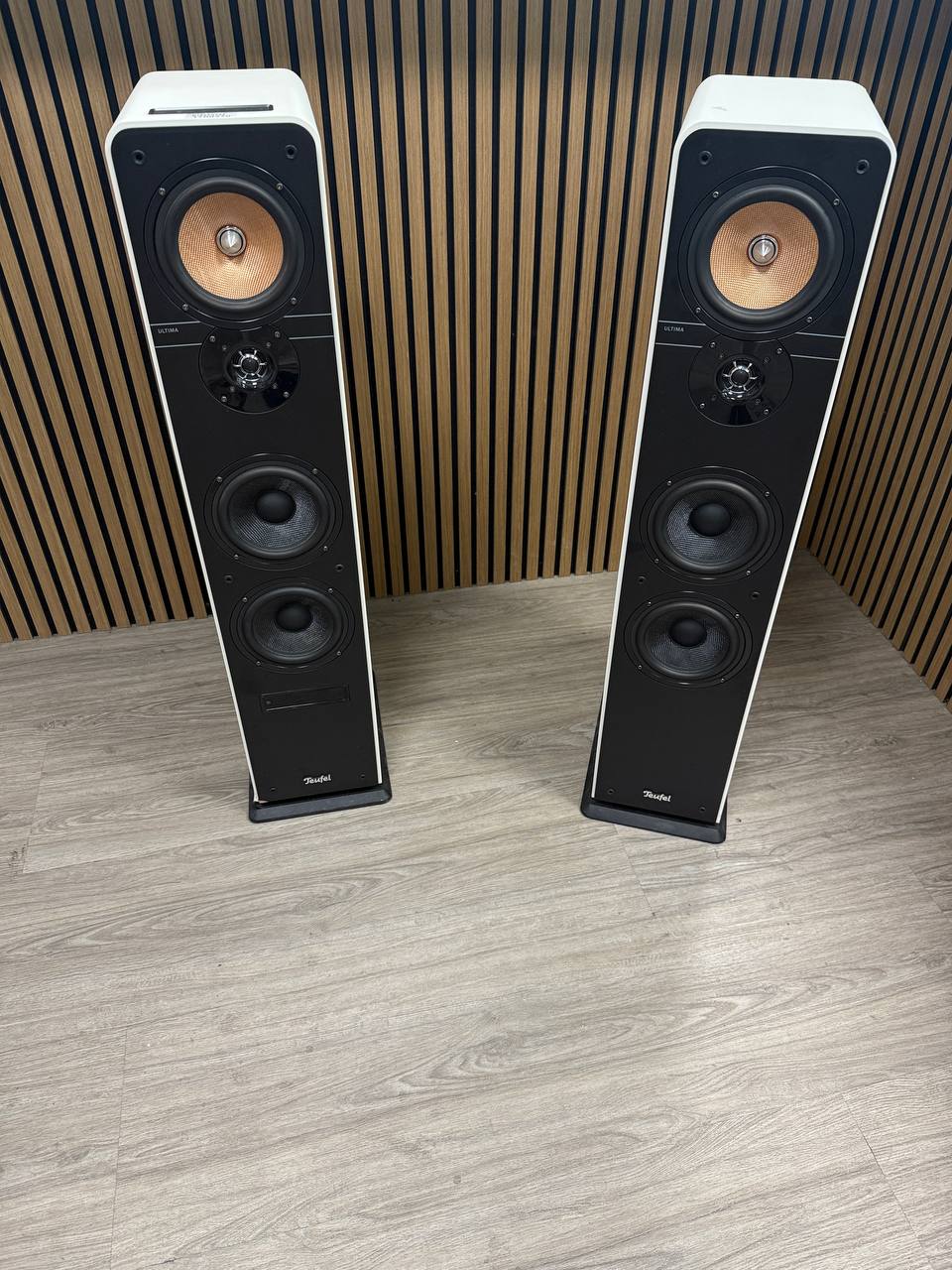 Teufel UL 40 ACTIVE Mk2 18 Standlautsprecher, weiß