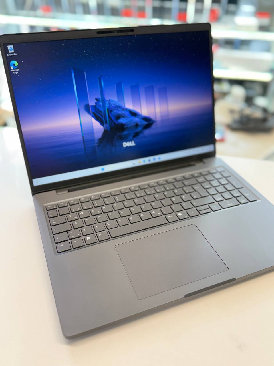 Dell Pro Max 16 – Laptop mit Intel Core Ultra 7 Zweitbild