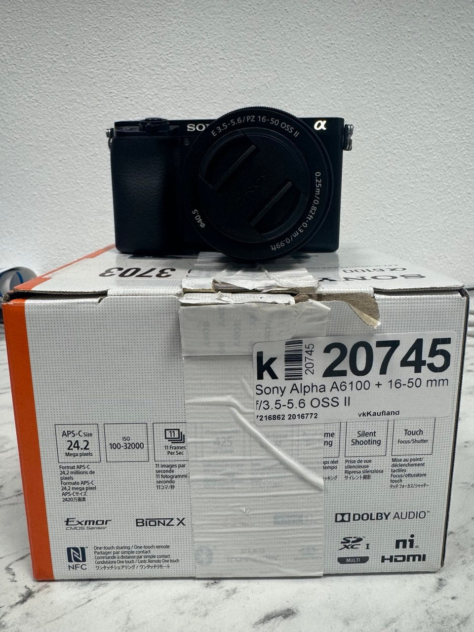 Sony Alpha A6100 Systemkamera mit 16-50mm Objektiv Zweitbild