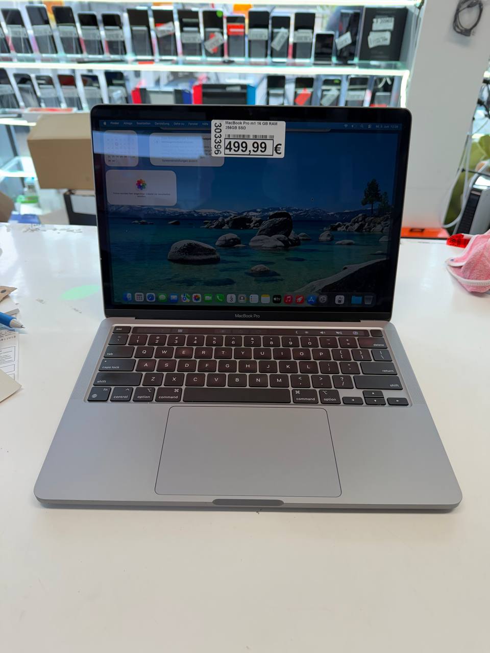 Apple MacBook Pro 13" M1 2020 mit 16GB RAM und 256GB SSD