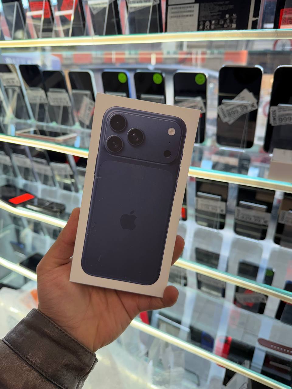 iPhone 12 Pro Deep Purple, neu, ungeöffnet Hauptbild