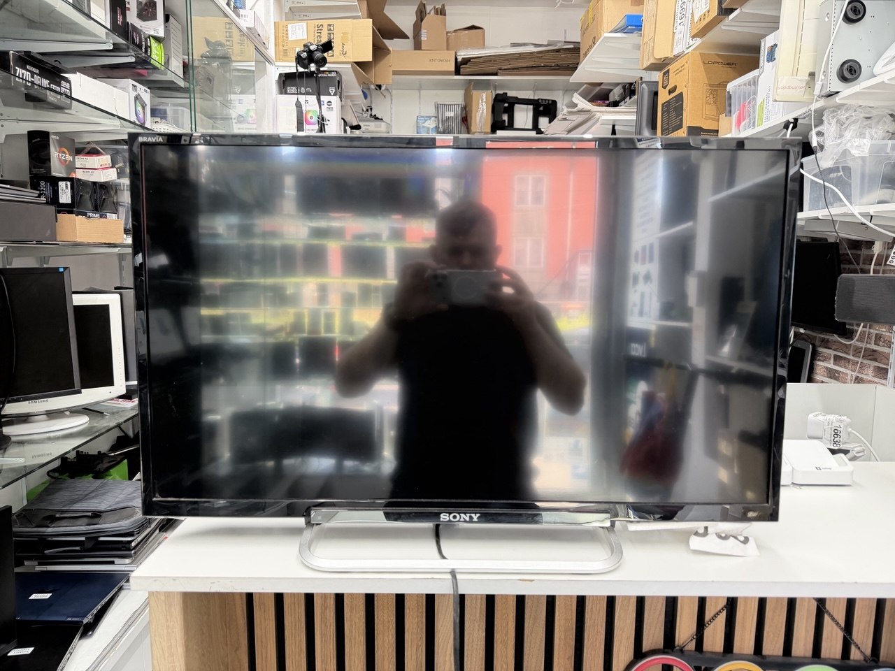 Sony Bravia LED-Fernseher 40-42 Zoll Hauptbild