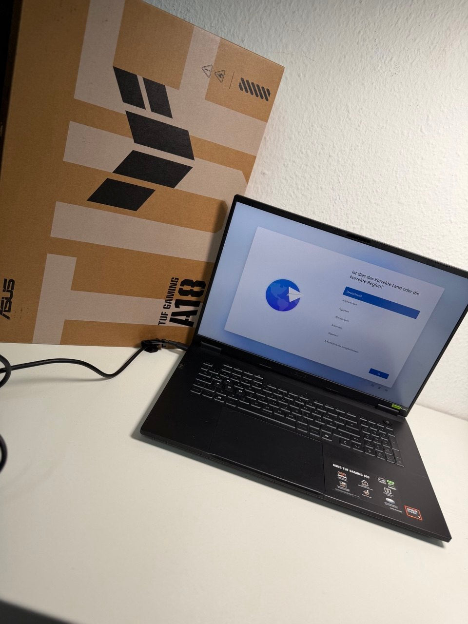 ASUS TUF Gaming A18 FA808UH-S8017W Laptop Hauptbild