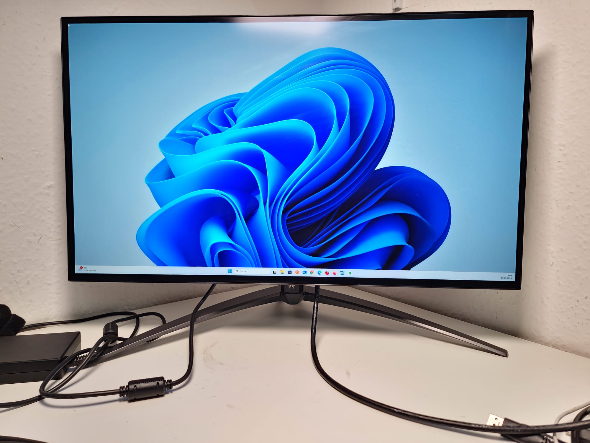 Acer Predator X27U 27 Zoll Class WQHD Gaming-LED-Monitor - 16:9 Format - Schwarz - 67,3 cm (26,5 Zoll) Viewable - OLED - 2560 x 1440 Pixel Bildschirmauflösung - 1,07 Milliarden Farben - FreeSync Premium (DisplayPort VRR) - 1000 cd/m² - 0,03 ms - GTG Refre Hauptbild
