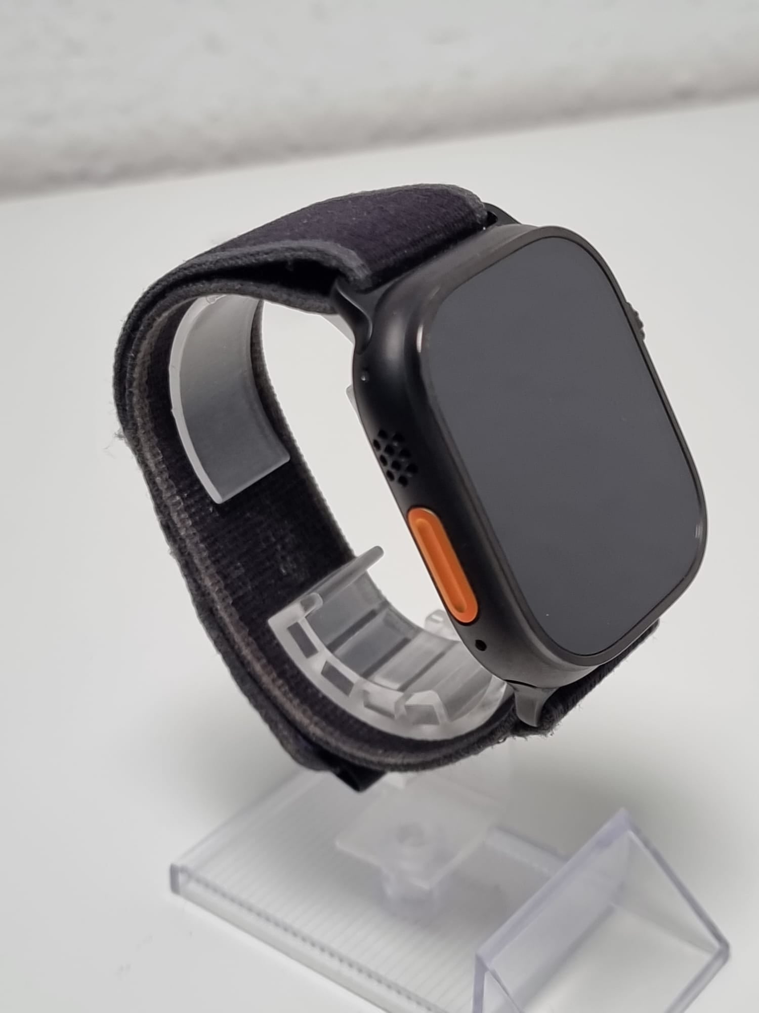 Apple Watch Ultra 2 GPS + Cellular 49mm Black Titanium Case mit Black Trail Band - M/L (MX4V3FD/A)