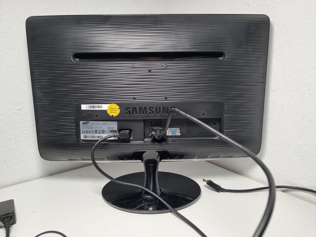 Samsung SyncMaster B2430L 61,0cm (24") TFT-Monitor (FULL HD 1920x1080, 5ms, DVI-D + VGA) Schwarz