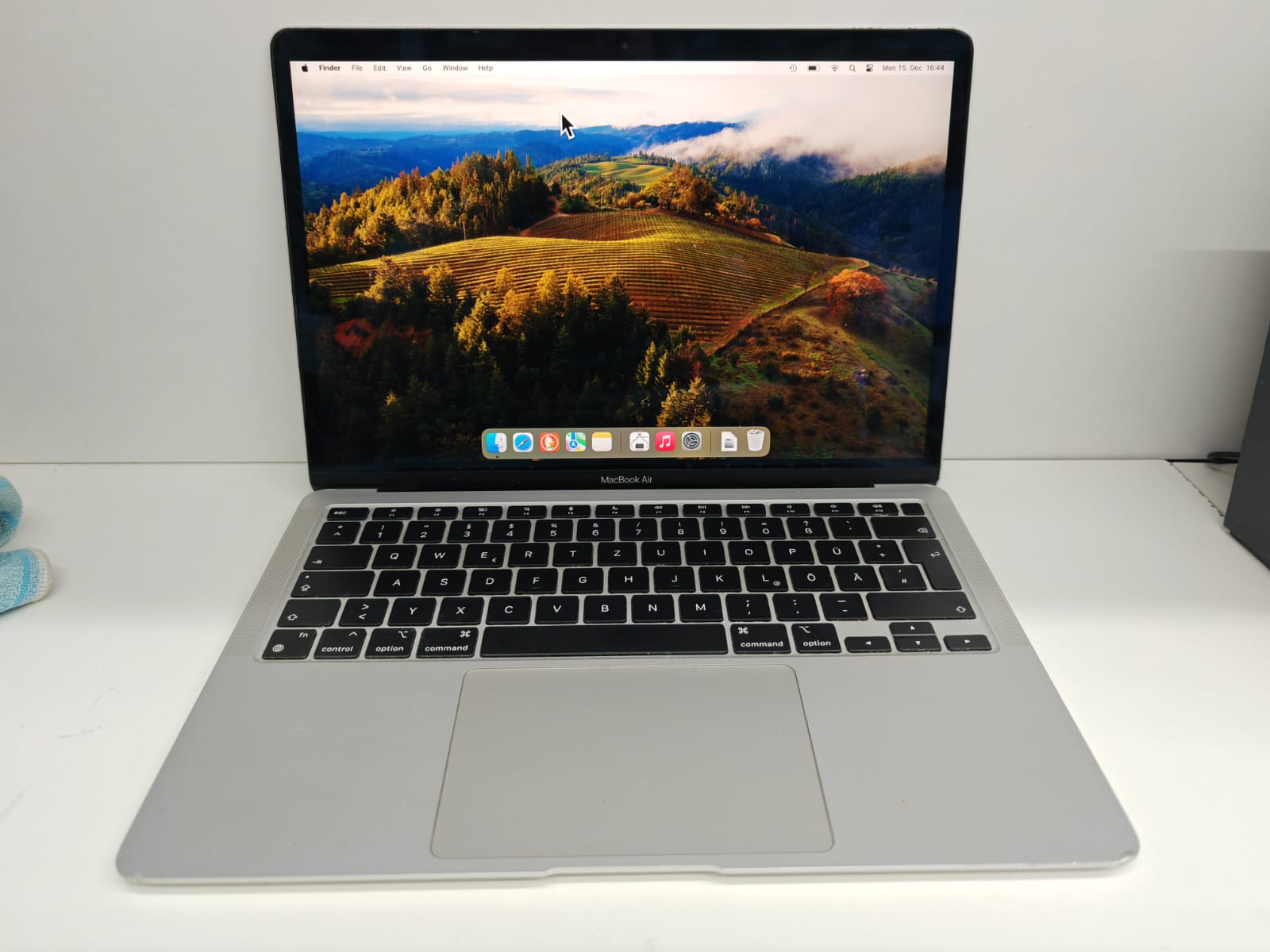 Apple MacBook Air 13" (2020) M1 7-Core GPU 3,2 GHz 8 GB Ram 256 GB SSD Zyklen 420 Silber